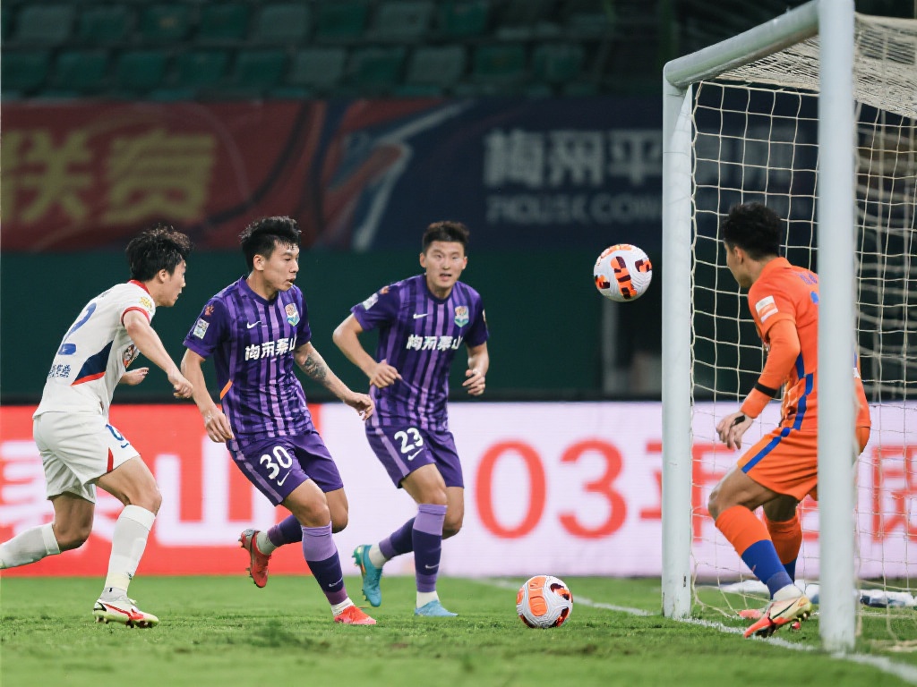 巴萨新球衣热潮：致敬经典瞬间，点燃球迷激情共鸣